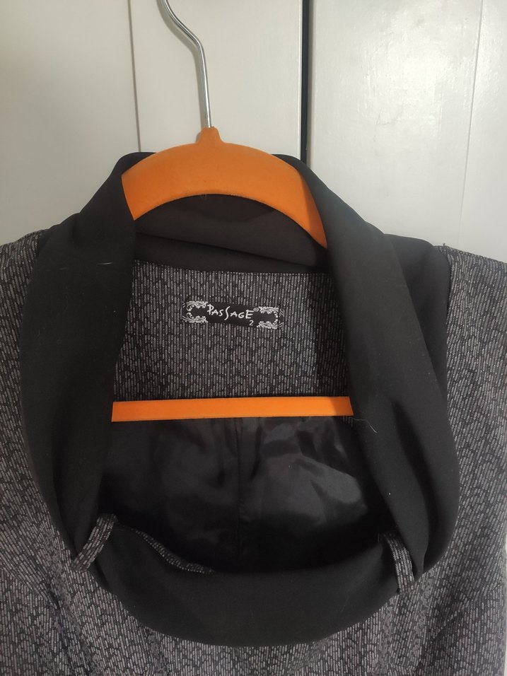 Gri Desenli Kolsuz Vintage Elbise - Görsel 3