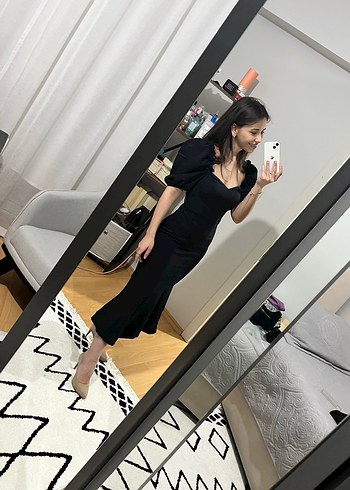 Trendyol & Milla Siyah balon kollu midi elbise