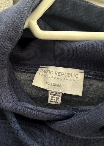Pull and Bear Lacivert Kapüşonlu Kadın Sweatshirt