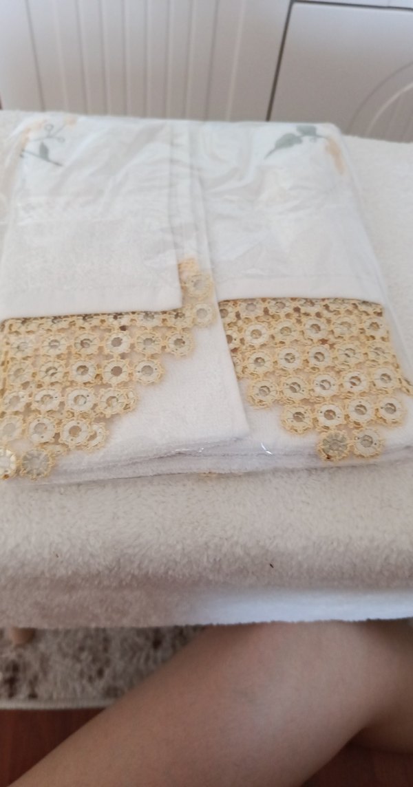 Nakışlı Beyaz Havlu - Görsel 2