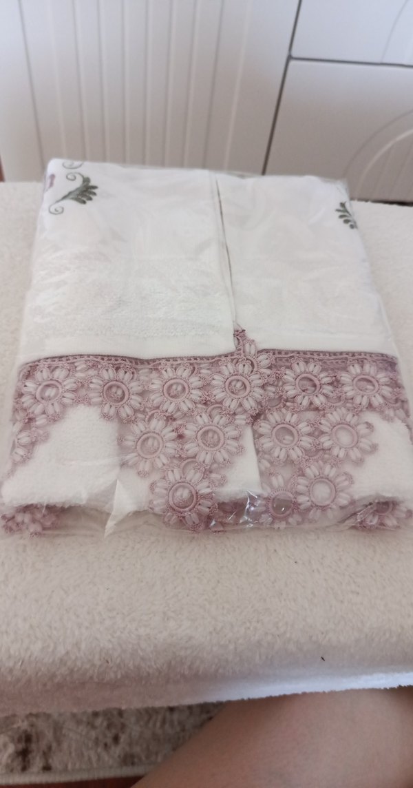 İşlemeli Beyaz Havlu - Görsel 2