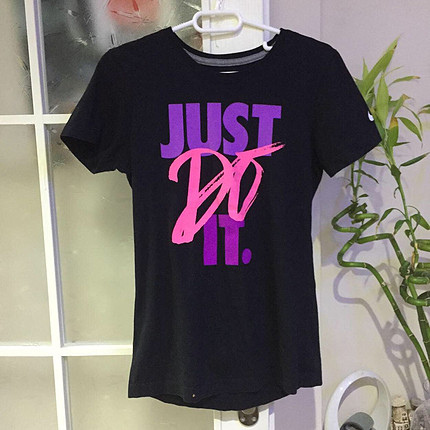 Nike tshirt