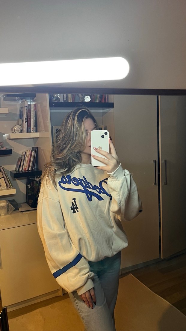 Beyaz Baskılı Oversize Sweatshirt - Görsel 5