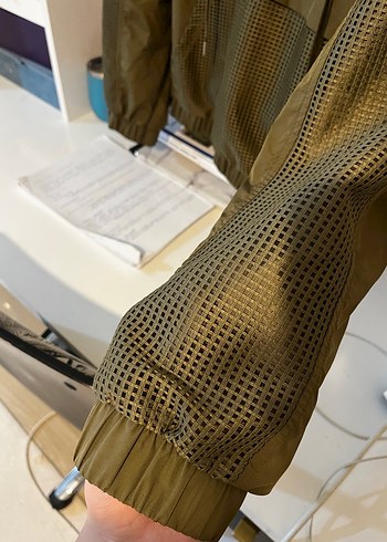 Haki renkte yağmurluk - Görsel 9