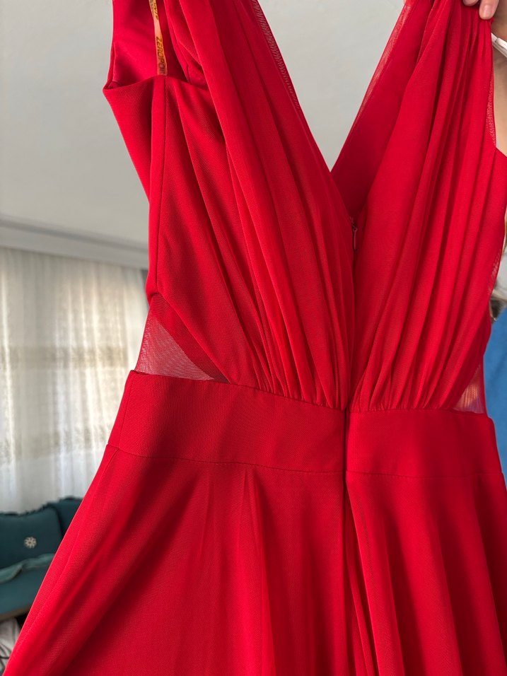 Kırmızı Drapeli Uzun Abiye Elbise - Görsel 2