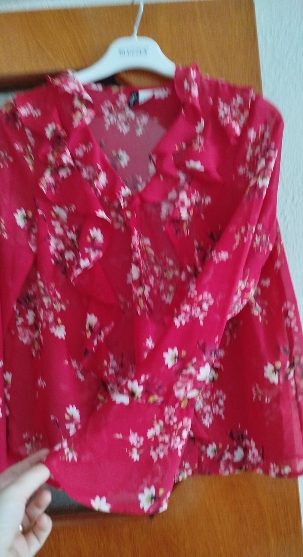 Kırmızı V Yaka Çiçekli Bohem Bluz - Görsel 3