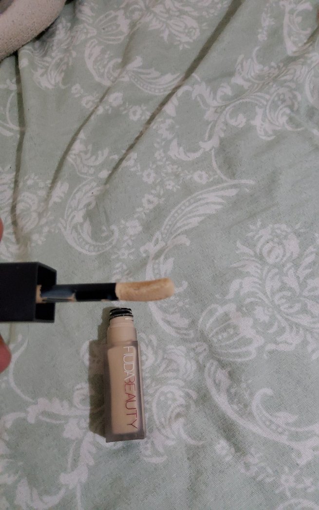 Huda Beauty fauxfilter concealer - Görsel 4