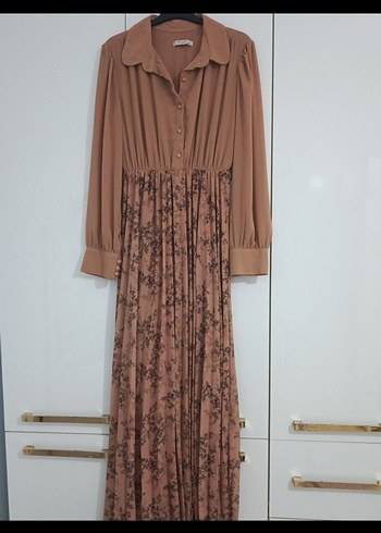 Bej Pilili Uzun Kollu Vintage Elbise
