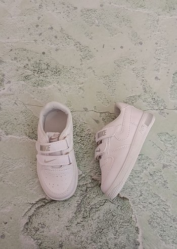 24 Beden beyaz Renk Işıklı Nike Air Force Çocuk