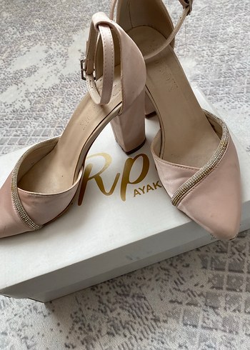 Pudra saten kalın topuklu ayakkabı - Görsel 3