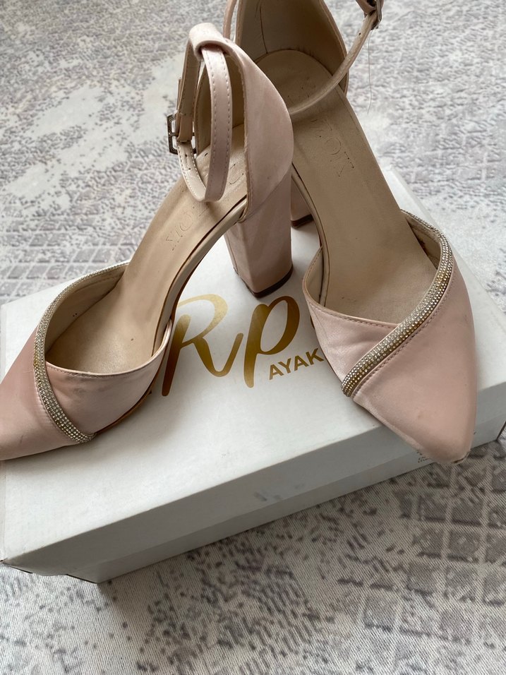 Pudra saten kalın topuklu ayakkabı - Görsel 3