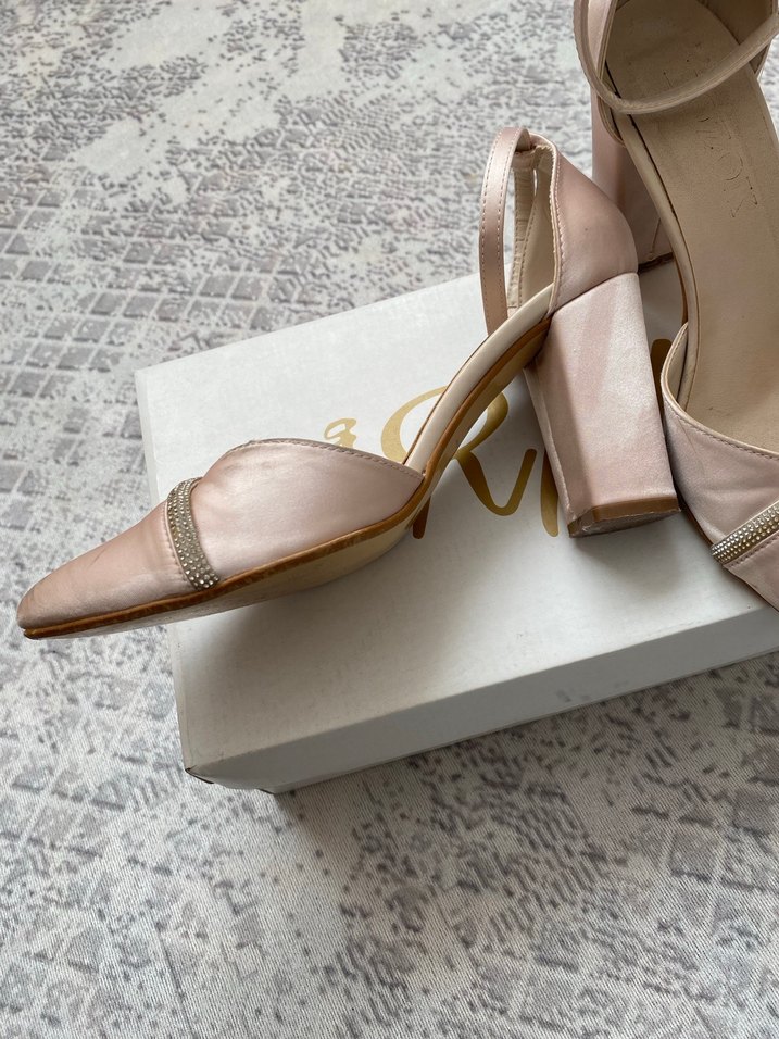 Pudra saten kalın topuklu ayakkabı - Görsel 2