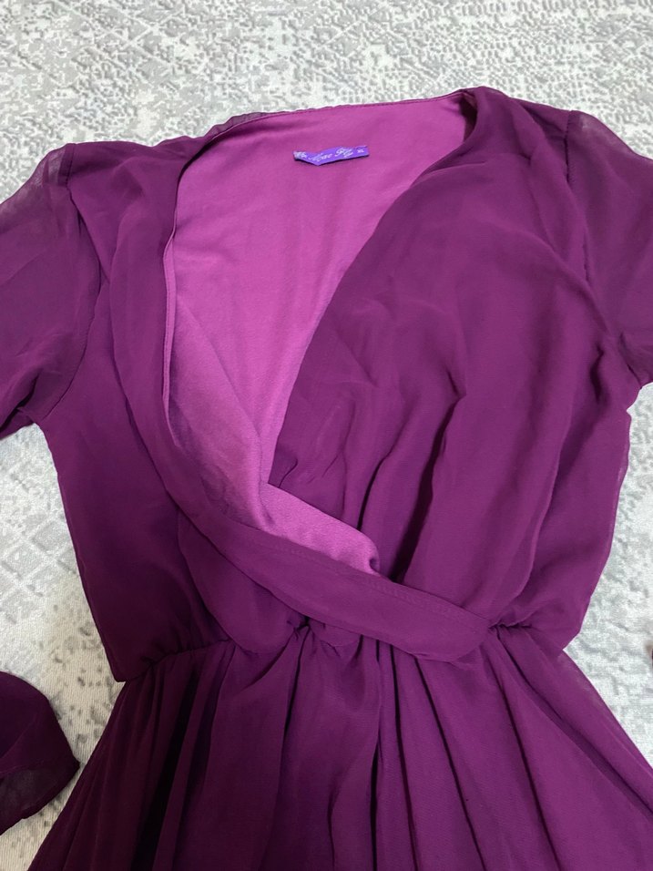 V Yaka Şifon Mor Midi Elbise - Görsel 3