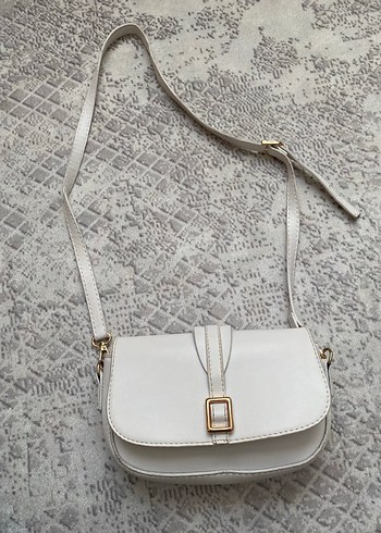 Beyaz Gold Toka Detaylı Askılı Çanta - Görsel 2