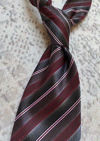 Bordo Çizgili Kravat - Görsel 2