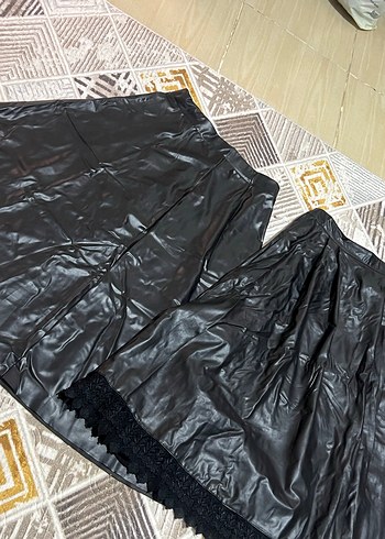 Zara Siyah deri etek iki adet fiyatıdır