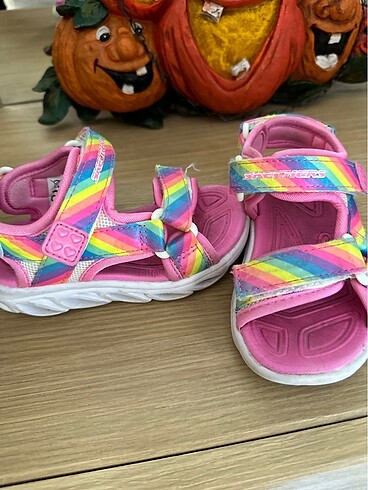 24 Beden Skechers Bebek Sandalet