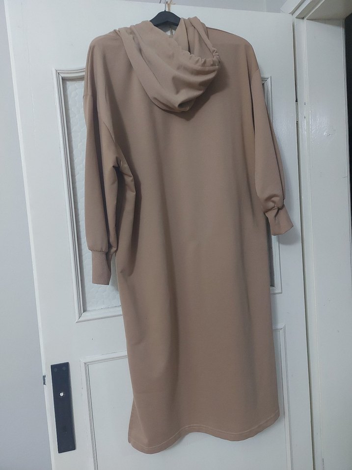 Kapüşonlu Uzun Bej Salaş Elbise - Görsel 2