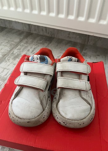 23 Beden Beyaz Adidas Çocuk Spor Ayakkabı 23.5 no