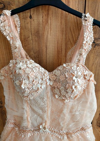 İnce İşlemeli Dantel Detaylı Uzun Bej Elbise - Görsel 2