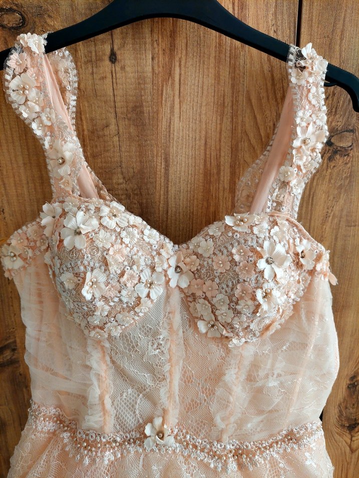 İnce İşlemeli Dantel Detaylı Uzun Bej Elbise - Görsel 2