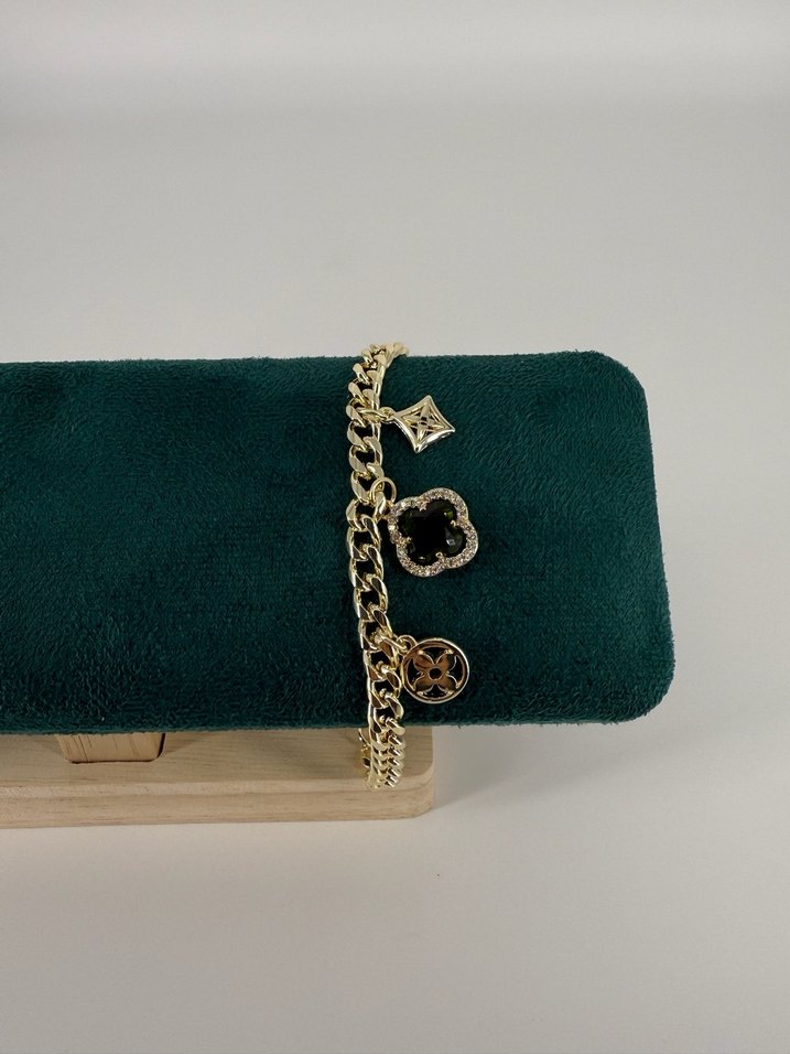 Zincir Detaylı Altın Renk Kadın Bileklik - Görsel 2