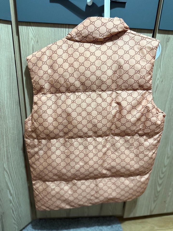 The north face x gucci koleksiyonu somon rengi şişme yelek - Görsel 5