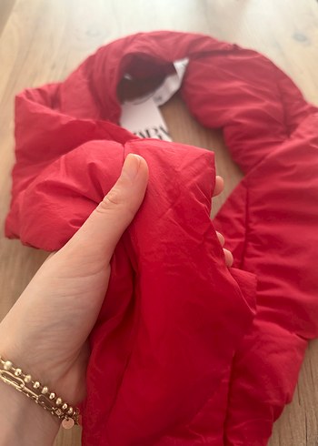 Zara Kırmızı Puffer Kadın Atkı - Görsel 4