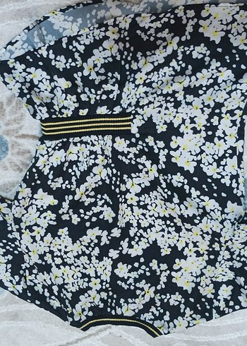 Uzun Kollu Çiçek Desenli Kadın Bluz - Görsel 2