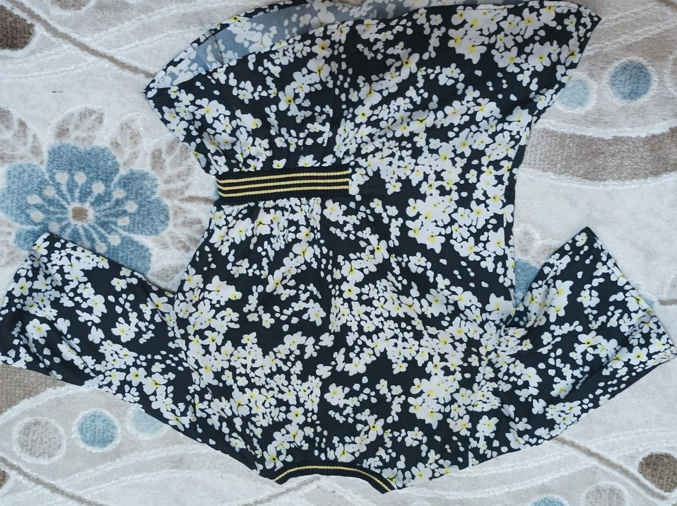 Uzun Kollu Çiçek Desenli Kadın Bluz - Görsel 2