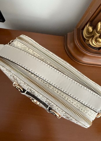 Guess Guess Kadın Beyaz Zincir Detaylı Çanta