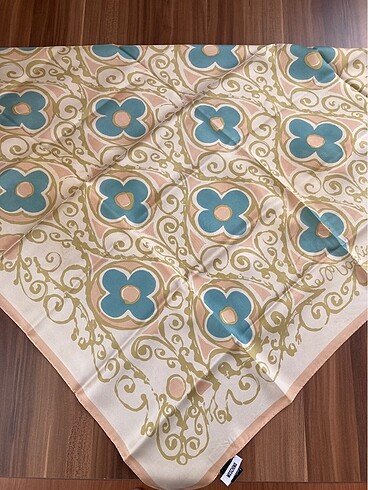 Moschino Moschino marka ithal ürün