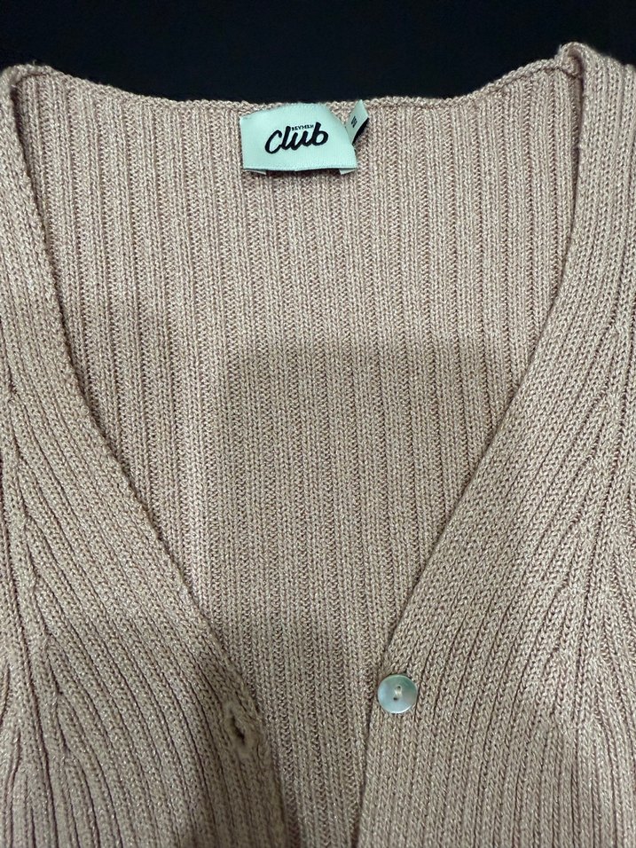 Pudra rengi Düğmeli V Yakalı Kadın Hırka - Görsel 2