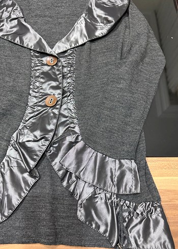 Düğmeli Gri V Yaka Hırka - Görsel 4