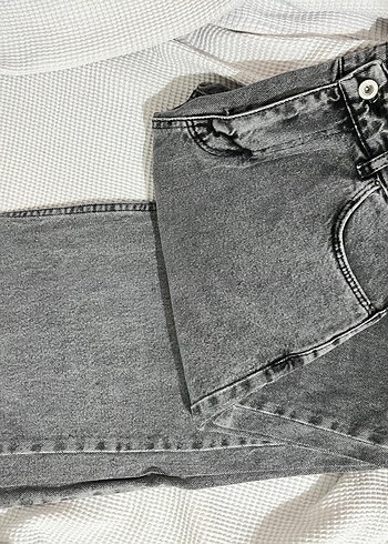 Gri Düğmeli Bol Kesim Kot Pantolon - Görsel 2