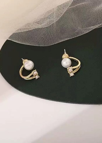 Diğer Beyaz İncili ve Taşlı Midi Küpe