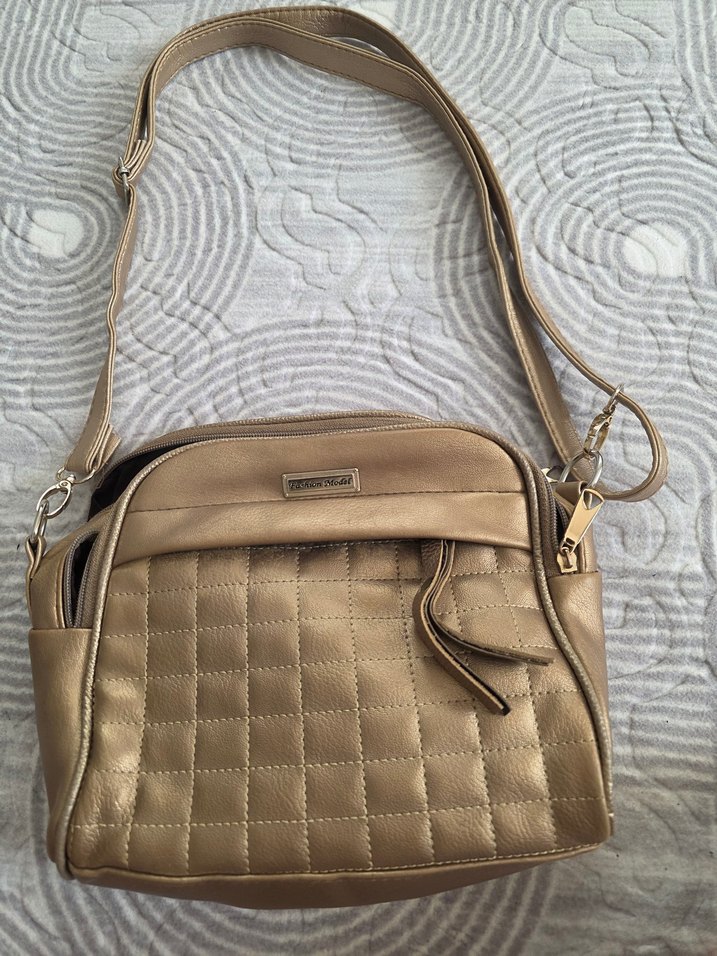 Bej Parlak Deri Kadın Omuz Çantası - Görsel 2