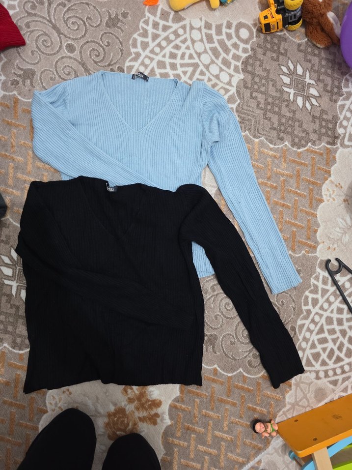 Mavi V Yaka Örgü Kadın Kazak - Görsel 4