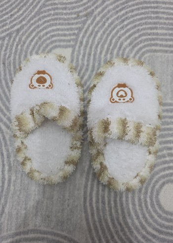 Kız Çocuk Örgü Beyaz Ev Terliği - Görsel 2