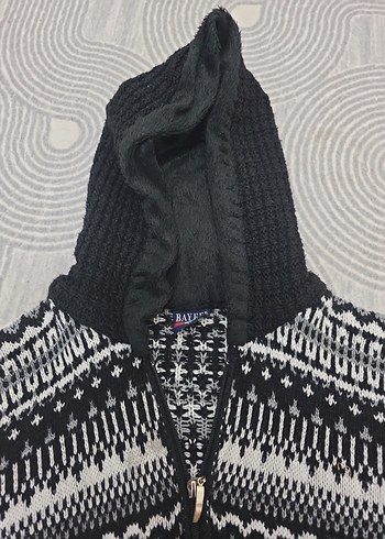 Erkek Çocuk Kapüşonlu Siyah Triko Hırka - Görsel 3