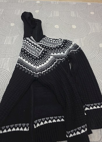 Erkek Çocuk Kapüşonlu Siyah Triko Hırka - Görsel 5