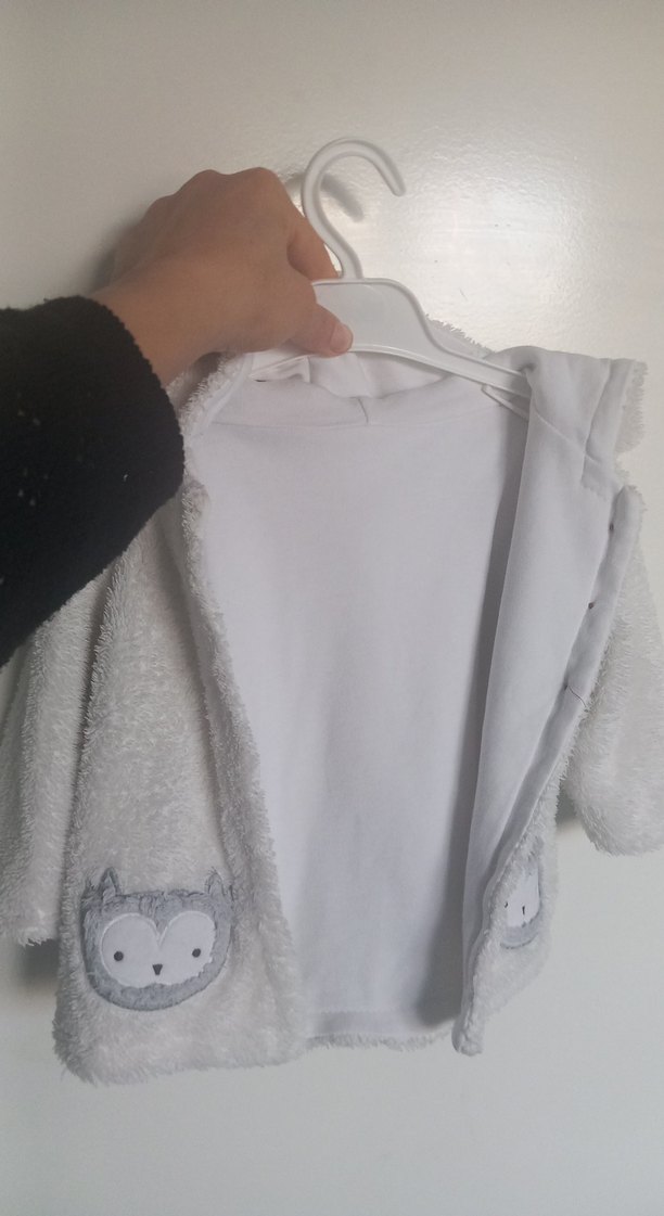 Beyaz Nakışlı Peluş Kedi Kıyafeti - Görsel 3