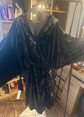 Uzun Kollu Siyah Kadife Elbise - Görsel 2