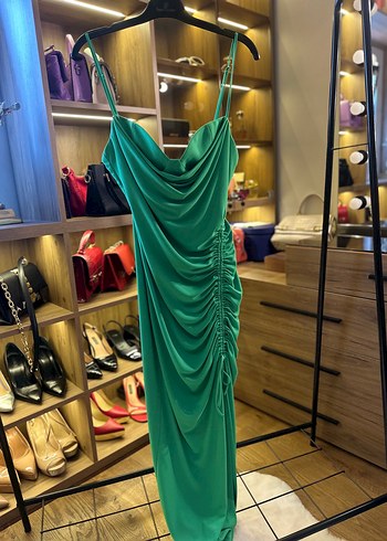 Zara Drapeli Uzun Yeşil Abiye Elbise Zara