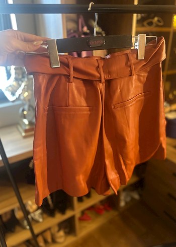 Tarçın Deri Kemerli Mini Şort - Görsel 2