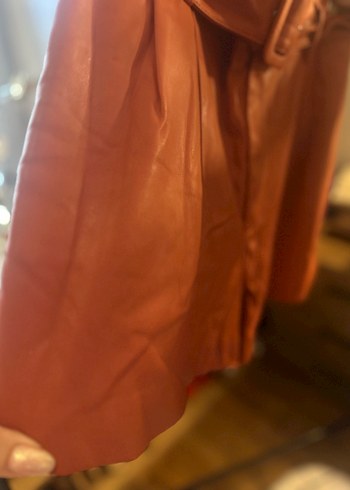 Tarçın Deri Kemerli Mini Şort - Görsel 3