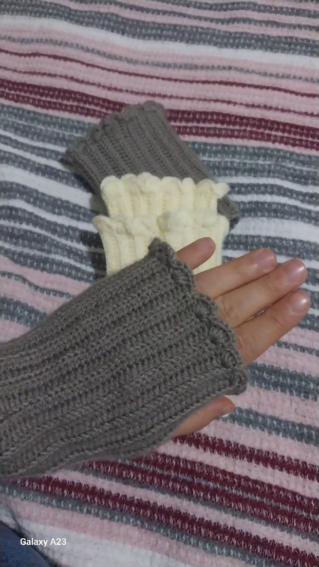 Gri Örgü Kadın Parmaksız Eldiven - Görsel 2