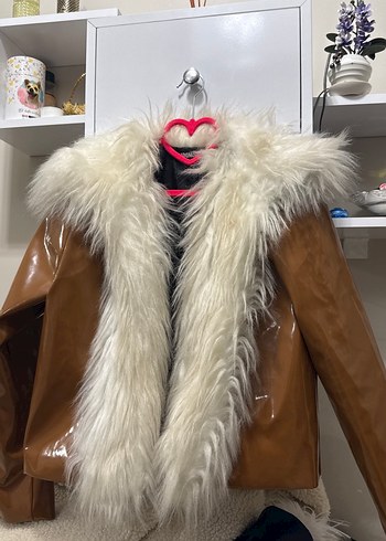 Bej Deri Kadın Kürk Detaylı Mont - Görsel 4