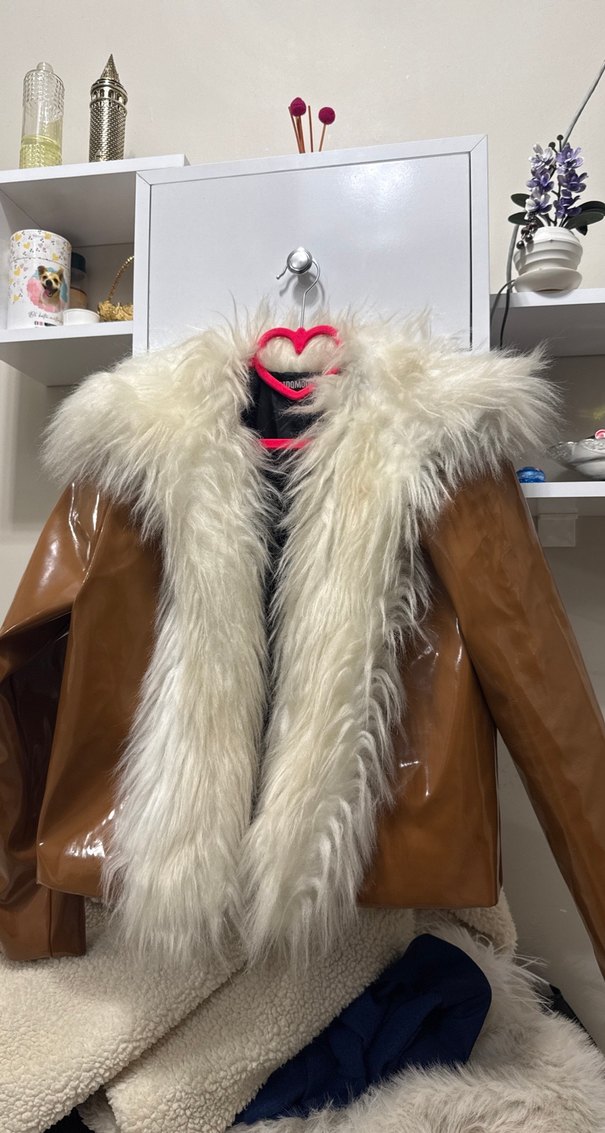 Bej Deri Kadın Kürk Detaylı Mont - Görsel 4