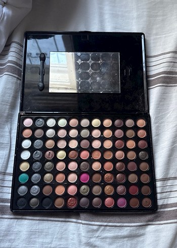 Magic Escape 88 Renk Göz Farı Paleti Siyah - Görsel 2